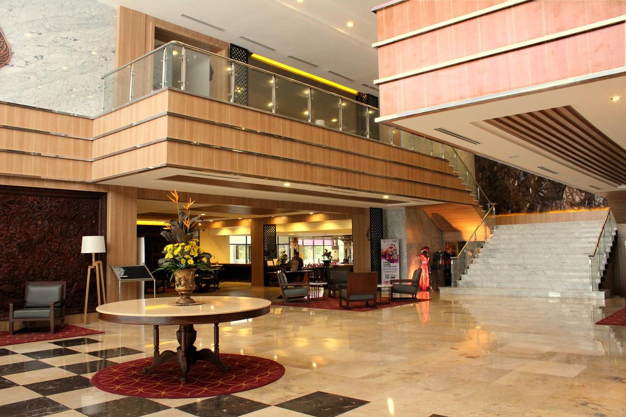 Patra Semarang Hotel & Convention Ngoại thất bức ảnh